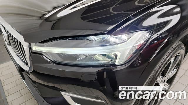 Volvo XC60 2021 — Photo 15/35