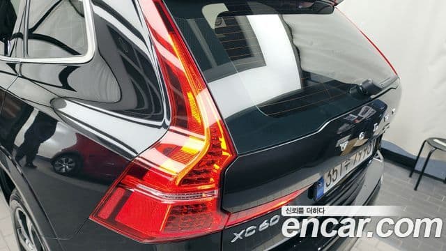 Volvo XC60 2021 — Photo 19/35