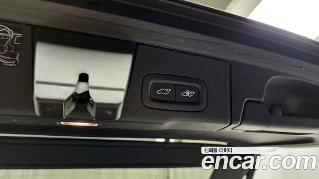Volvo XC60 2021 — Photo 7/35