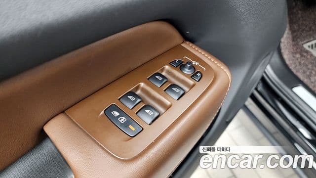Volvo XC60 2021 — Photo 5/35