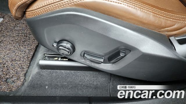 Volvo XC60 2021 — Photo 3/35