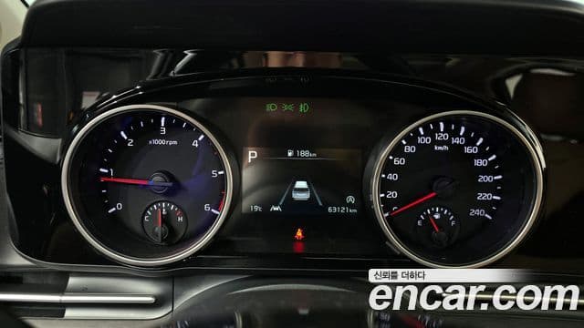 Kia Carnival 2021 — ფოტო 8/20