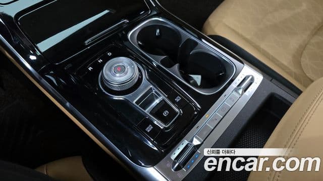 Kia Carnival 2021 — ფოტო 9/20