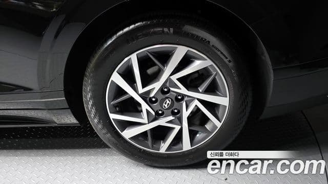 Hyundai Grandeur 2023 — ფოტო 5/20