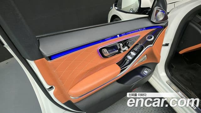 Mercedes-Benz S-Class 2022 — Photo 31/33