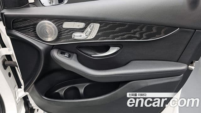 Mercedes-Benz GLC-Class 2019 — Şəkil 22/31