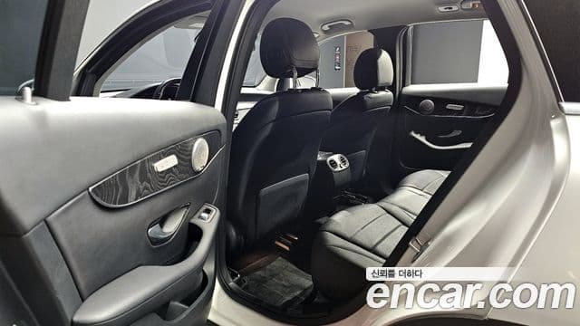 Mercedes-Benz GLC-Class 2019 — Şəkil 1/31