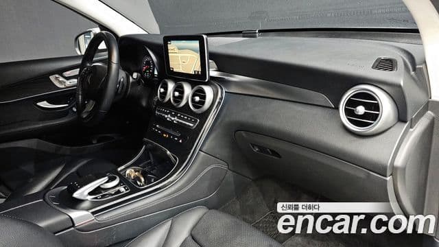 Mercedes-Benz GLC-Class 2019 — Şəkil 24/31