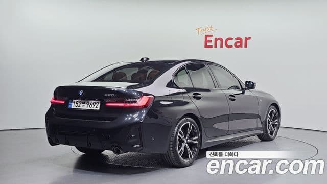 BMW 3 Series 2023 — ფოტო 2/20