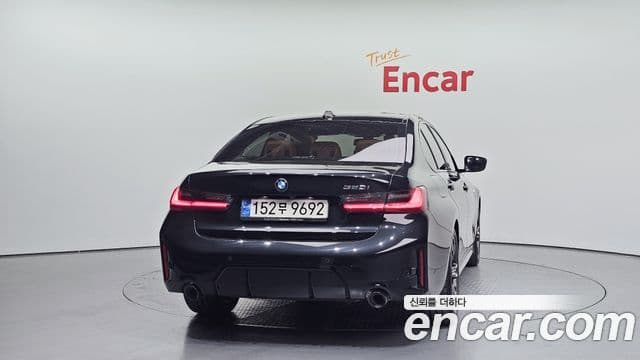 BMW 3 Series 2023 — ფოტო 4/20