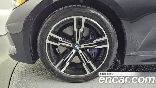BMW 3 Series 2023 — ფოტო 5/20