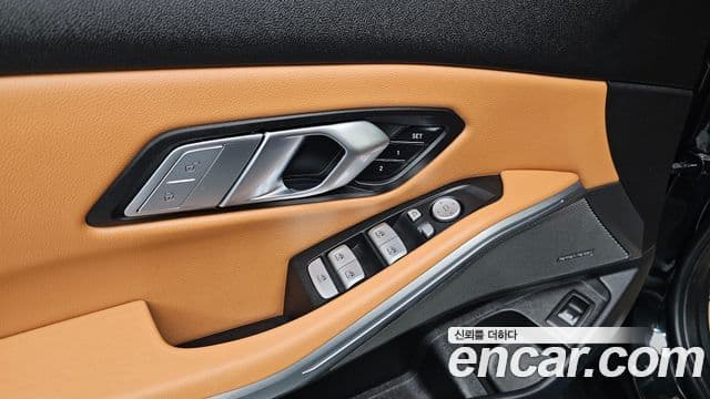 BMW 3 Series 2023 — ფოტო 13/20