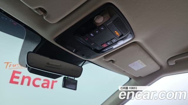 Kia Carnival 2023 — Фото 19/20