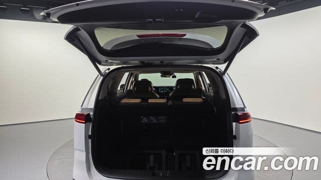 Kia Carnival 2023 — Фото 20/20