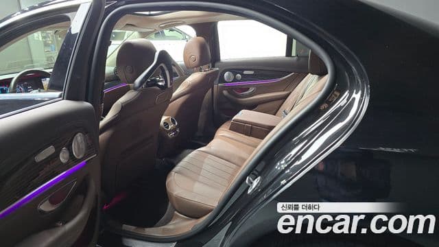 Mercedes-Benz E-Class 2020 — Şəkil 10/20
