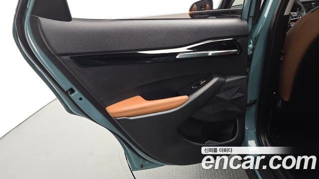 Kia Seltos 2023 — ფოტო 25/33