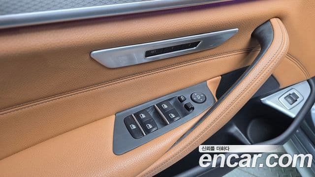 BMW 5 Series 2018 — Фото 14/20