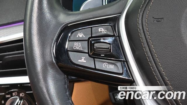 BMW 5 Series 2018 — Фото 17/20