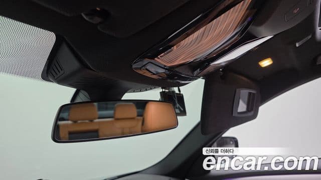BMW 5 Series 2018 — Фото 18/20