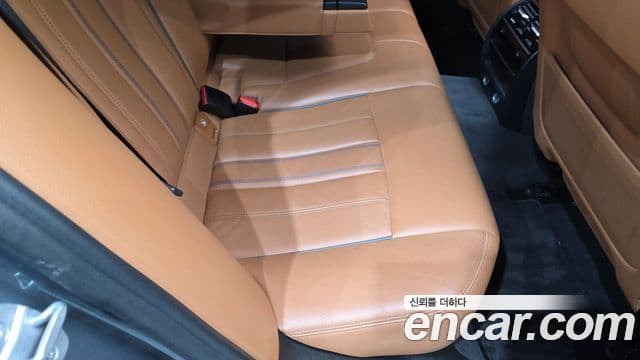BMW 5 Series 2018 — Photo 17/32