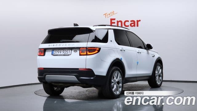 Land Rover Discovery Sport 2022 — ფოტო 2/20