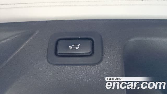 Land Rover Discovery Sport 2022 — ფოტო 19/20