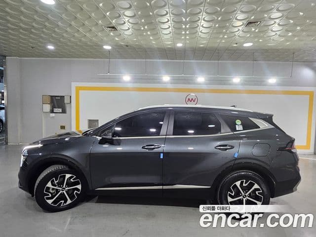 Kia Sportage 2023 — ფოტო 2/20