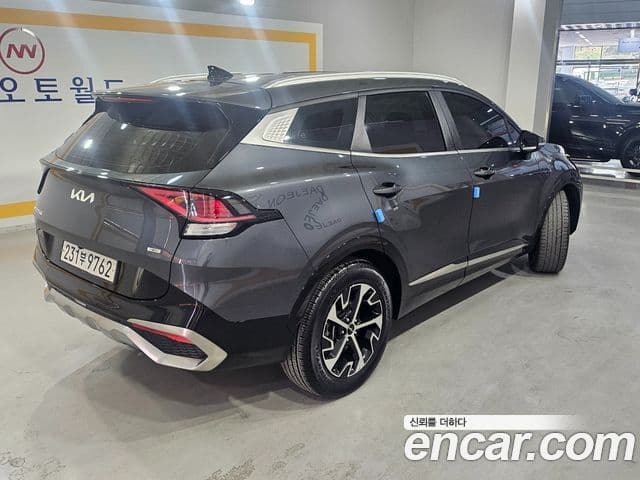 Kia Sportage 2023 — ფოტო 5/20