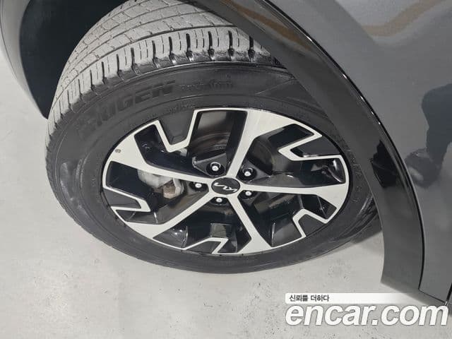 Kia Sportage 2023 — ფოტო 8/20