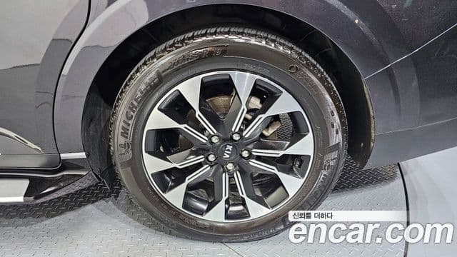 Kia Carnival 2020 — ფოტო 20/33