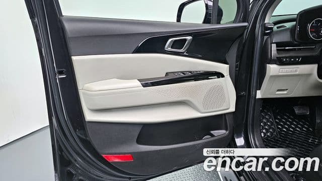 Kia Carnival 2020 — ფოტო 12/33