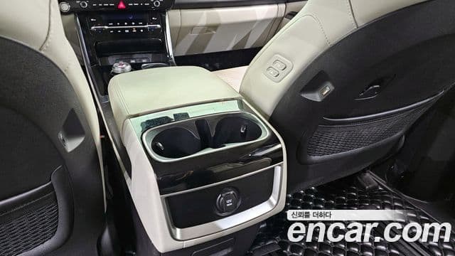Kia Carnival 2020 — ფოტო 13/33