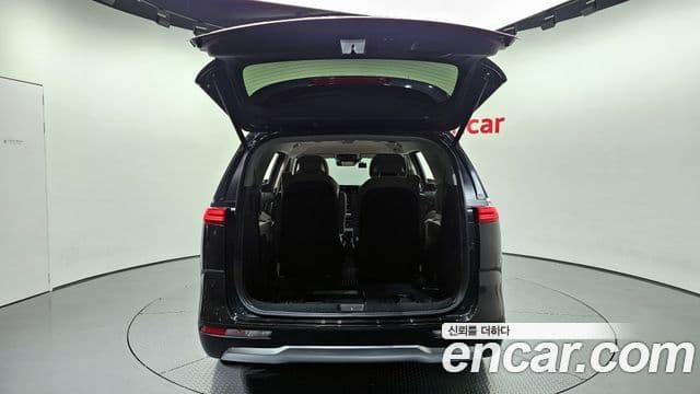Kia Carnival 2020 — ფოტო 24/33