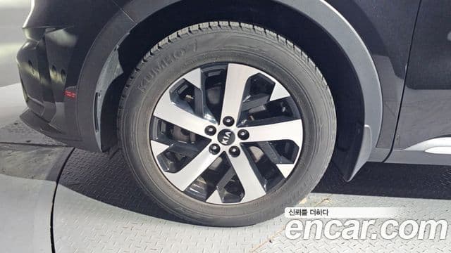 Kia Sorento 2021 — Фото 5/20