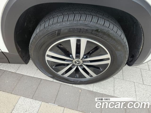 Mercedes-Benz GLB-Class 2021 — Photo 1/20