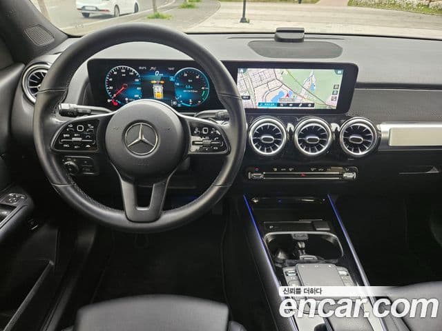 Mercedes-Benz GLB-Class 2021 — Photo 11/20