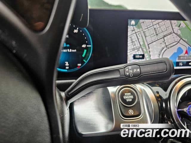 Mercedes-Benz GLB-Class 2021 — Photo 17/20