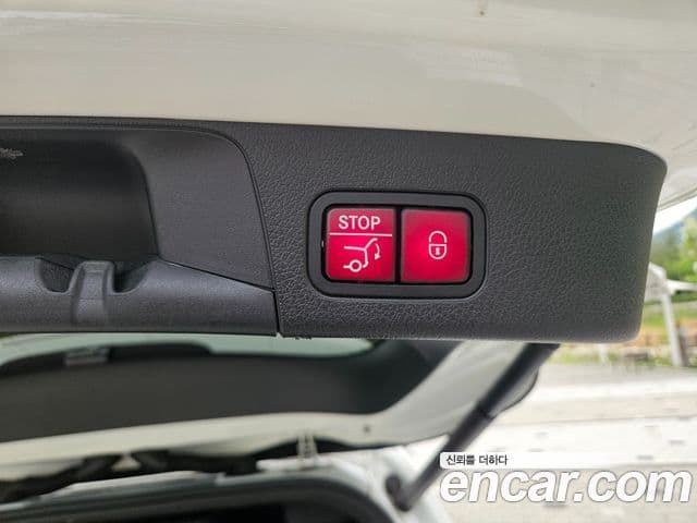 Mercedes-Benz GLB-Class 2021 — Photo 10/20