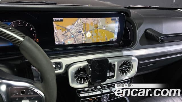 Mercedes-Benz G-Class 2019 — Photo 16/20