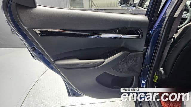 Kia Seltos 2021 — ფოტო 7/31