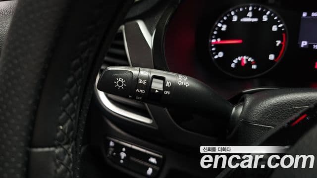 Kia Seltos 2021 — ფოტო 28/31