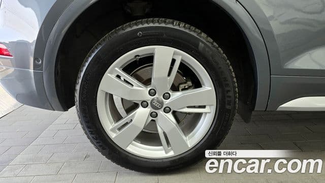 Audi Q5 2020 — ფოტო 5/20
