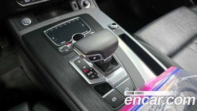 Audi Q5 2020 — ფოტო 9/20