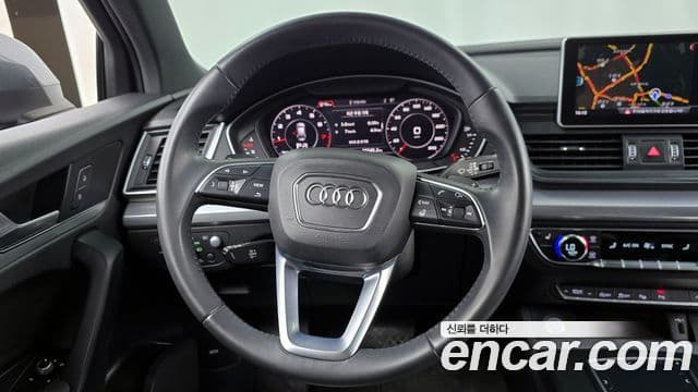 Audi Q5 2020 — ფოტო 13/20