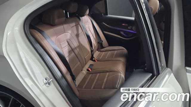 Mercedes-Benz E-Class 2021 — Şəkil 12/20