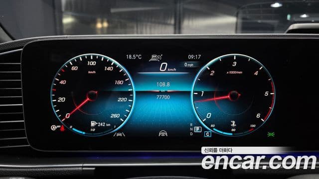 Mercedes-Benz GLE-Class 2021 — ფოტო 8/20