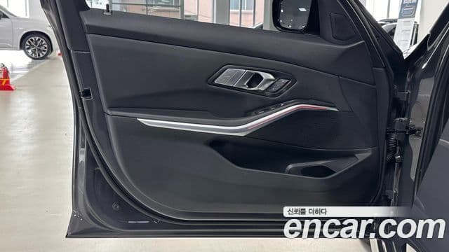 BMW 3 Series 2025 — ფოტო 13/20