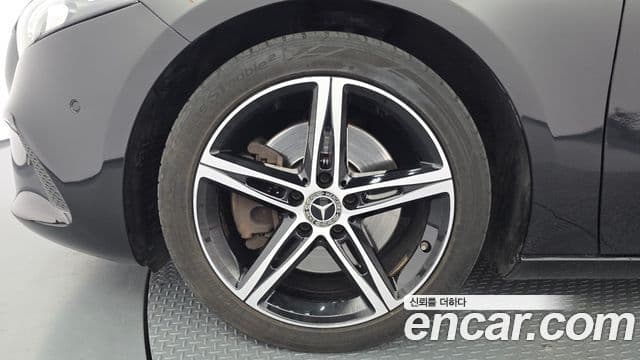 Mercedes-Benz A-Class 2020 — ფოტო 4/20