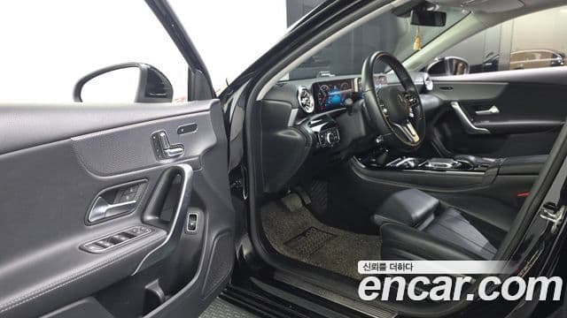 Mercedes-Benz A-Class 2020 — ფოტო 8/20