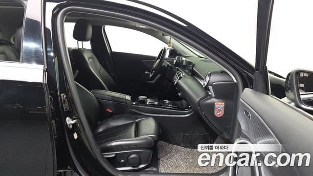 Mercedes-Benz A-Class 2020 — ფოტო 11/20